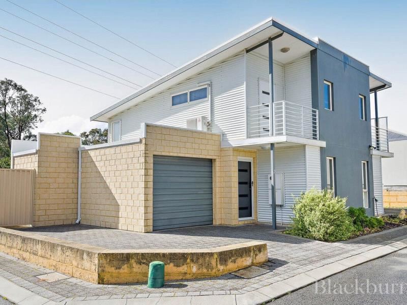 2/25 Southwell Crescent, Hamilton Hill WA 6163