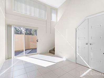 2/25 Southwell Crescent, Hamilton Hill WA 6163