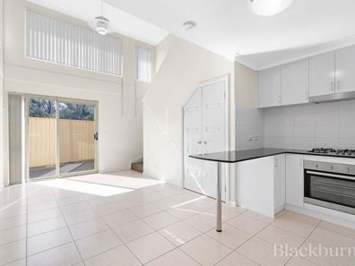 2/25 Southwell Crescent, Hamilton Hill WA 6163