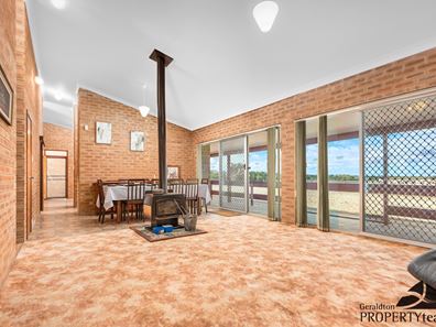 6 Cooper Street, Waggrakine WA 6530