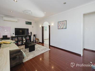 33 Clover Square, Girrawheen WA 6064