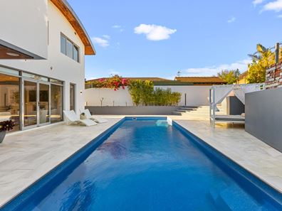 1 St Ives Loop, Kallaroo WA 6025
