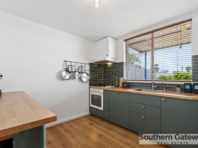 4/19 Woodley Way, Parmelia WA 6167