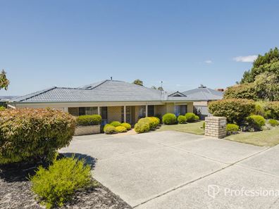 58 The Avenue, Alexander Heights WA 6064