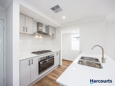 7 Callabonna Street, Champion Lakes WA 6111