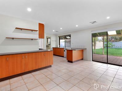 3 Denham Way, Thornlie WA 6108