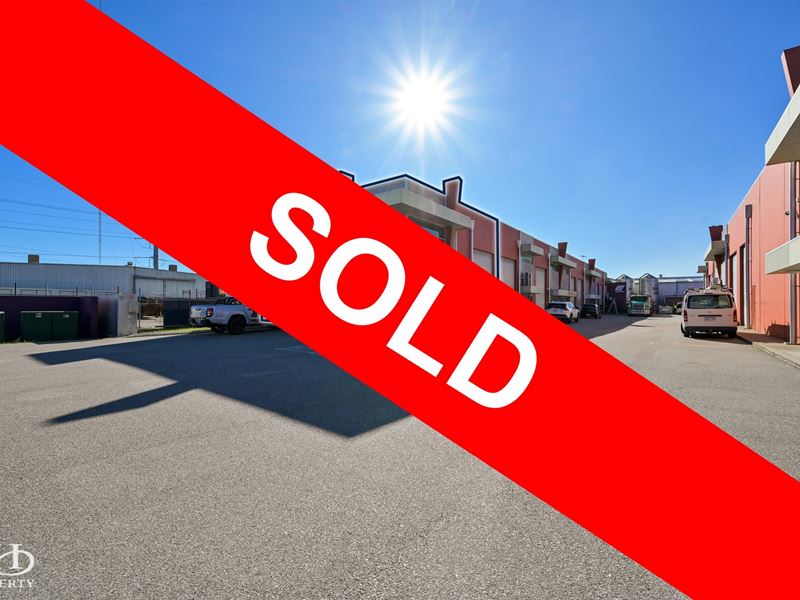 1/8 Hurley Street, Canning Vale WA 6155