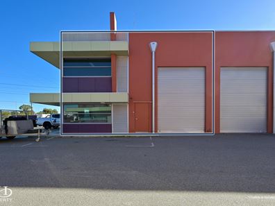 1/8 Hurley Street, Canning Vale WA 6155