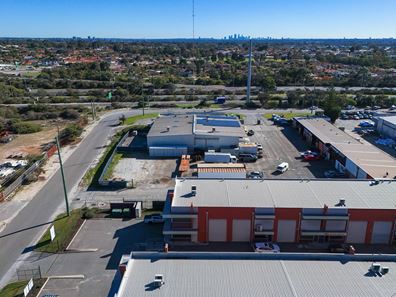 1/8 Hurley Street, Canning Vale WA 6155