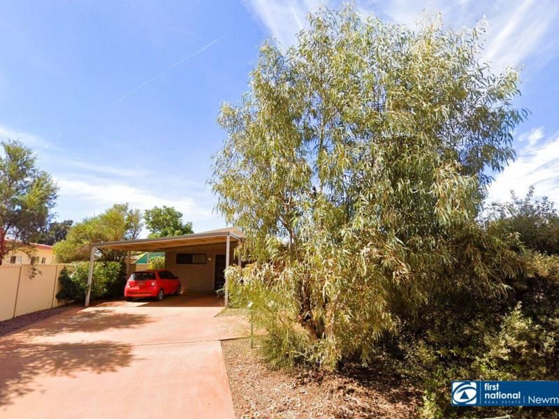 24 Homestead Ramble, Newman