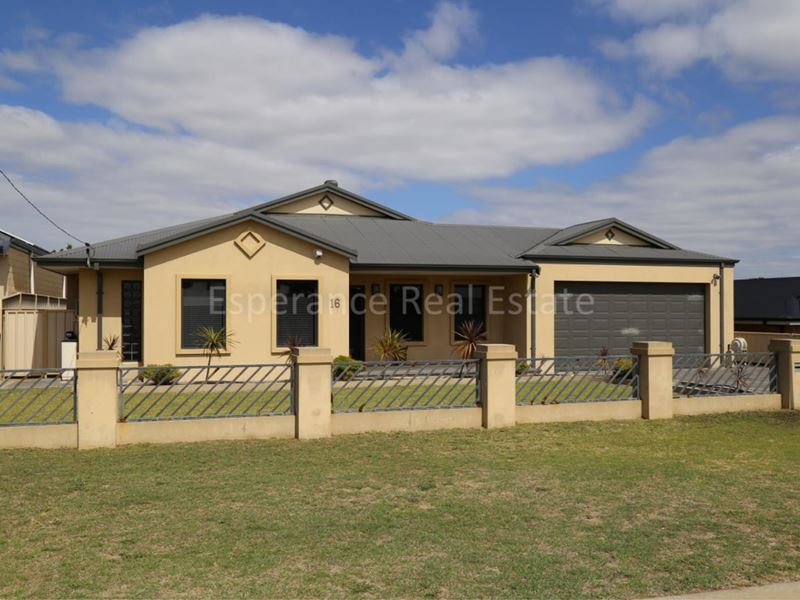 16 Alexander Drive, Castletown