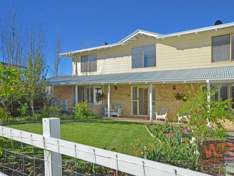 42 Francis Street, Lower King WA 6330