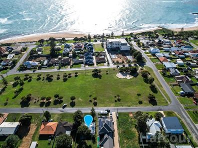 9 Gallop Street, Halls Head WA 6210