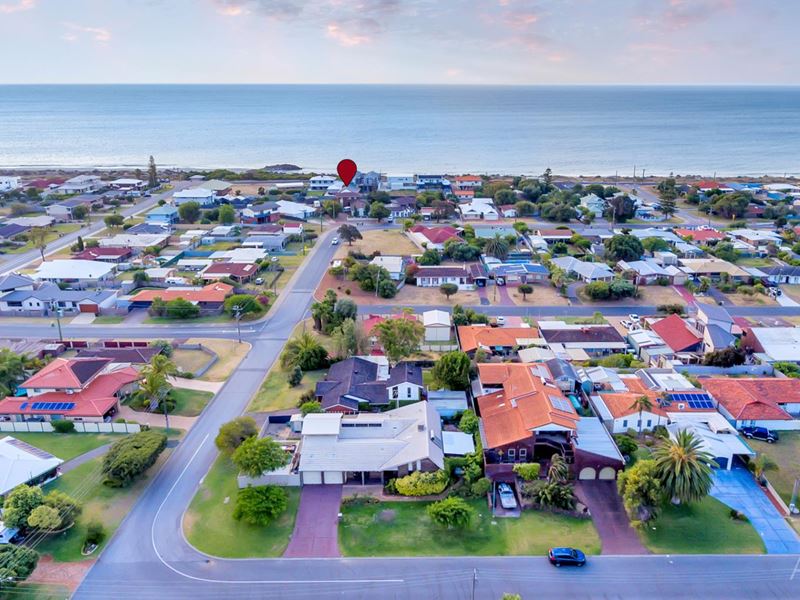 2/2 Hickman Road, Silver Sands