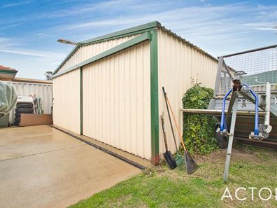 8 Timberlane Loop, Cooloongup WA 6168