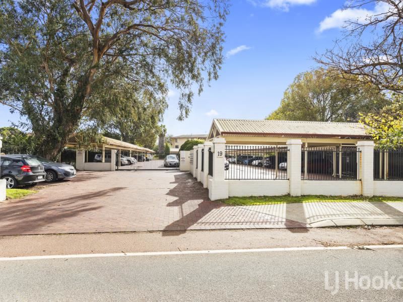 207A/19 Herdsman  Parade, Wembley