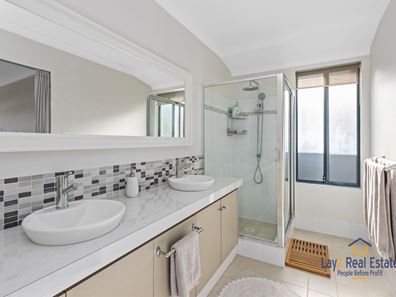187 Saint Stephens Crescent, Tapping WA 6065