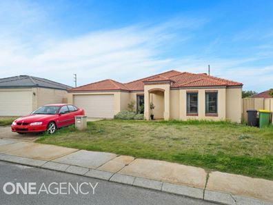 11 Kyle Way, Canning Vale WA 6155