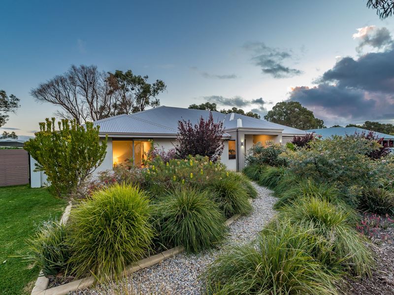 32 Myrlea Trail, Alkimos
