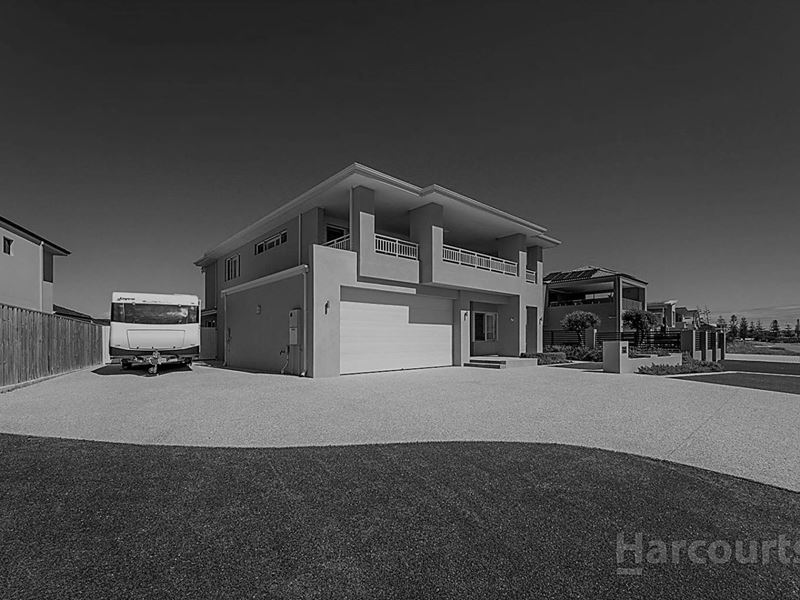 98 Boardwalk Blvd, Halls Head WA 6210