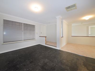 4 Elkington Mews, Clarkson WA 6030