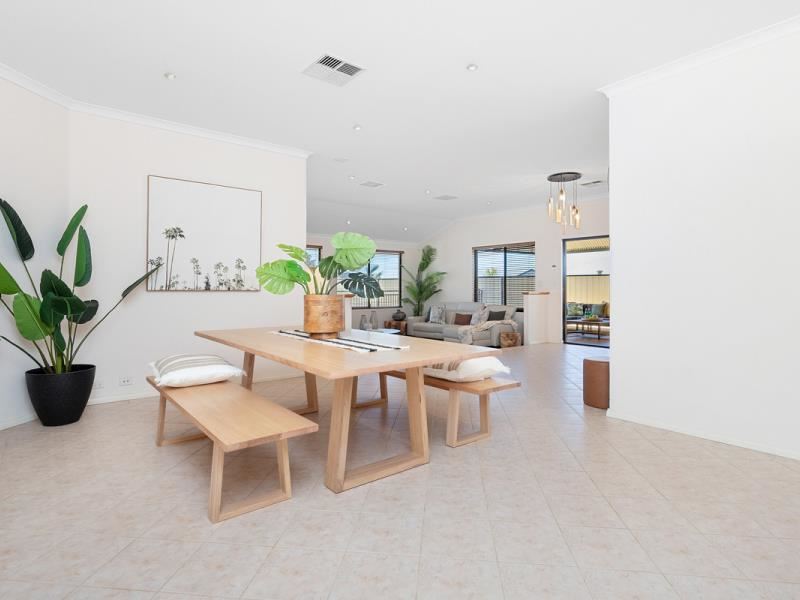 71 Selkirk Drive, Kinross