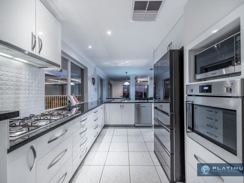 8 Fairway Circle, Connolly