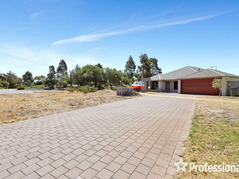 2 Yellowwood Avenue, Piara Waters
