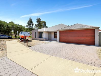 2 Yellowwood Avenue, Piara Waters WA 6112
