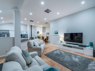 6 Ailsa Way, The Vines WA 6069