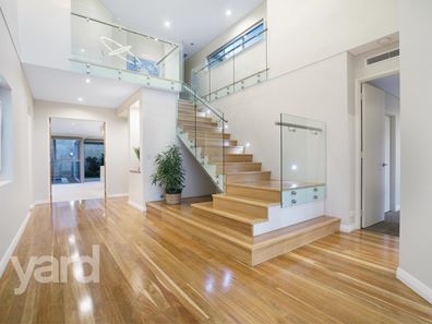 16 Hydaspe Vista, North Coogee WA 6163