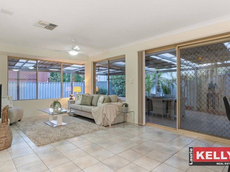 9 Dunton  Place, Redcliffe