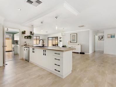 15 Mooreland Road, Baldivis WA 6171