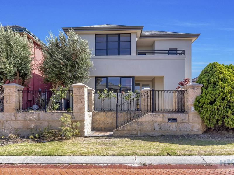 12 Halliday Grove, Hillarys