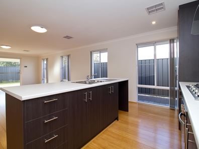 15 Chilvers Street, Baldivis WA 6171