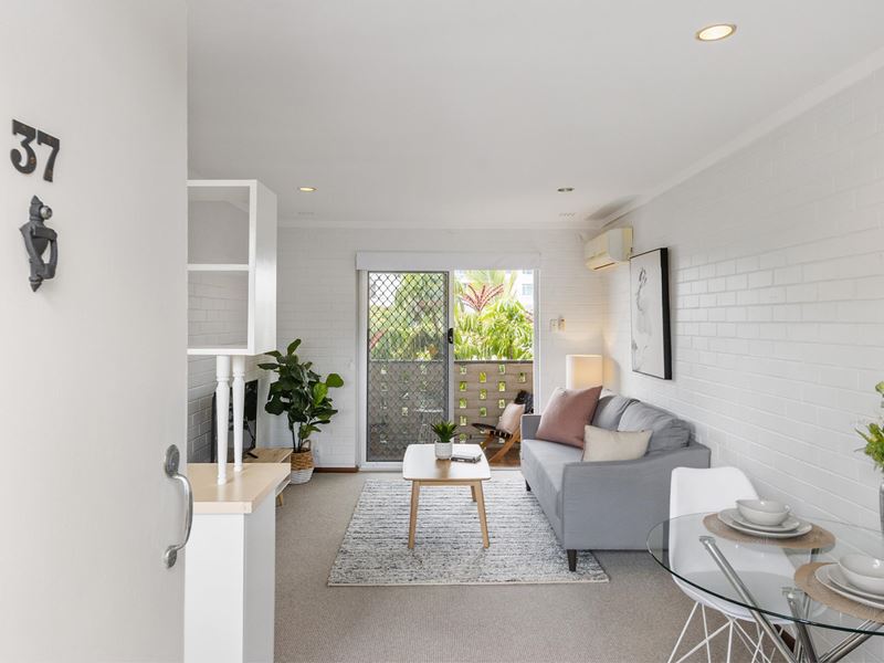 37/11 Stirling Road, Claremont