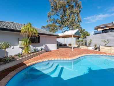 25 Cordova Court, Craigie WA 6025