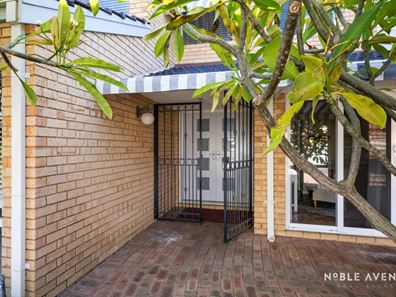 6 Broadbeach Boulevard, Hillarys WA 6025