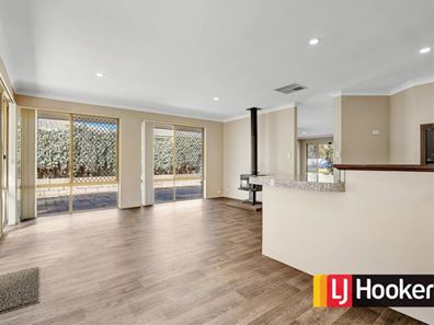 28 Silverhill Loop, Seville Grove WA 6112