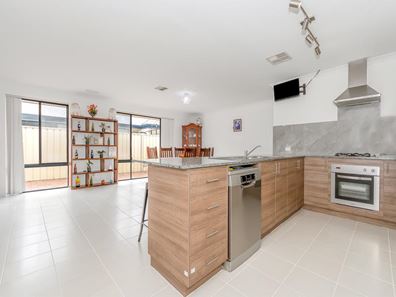 17 Kirkpatrick Court, Seville Grove WA 6112