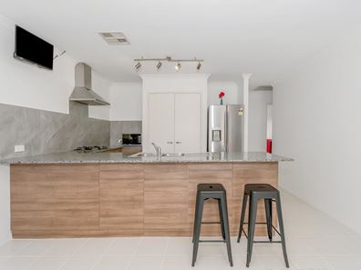 17 Kirkpatrick Court, Seville Grove WA 6112