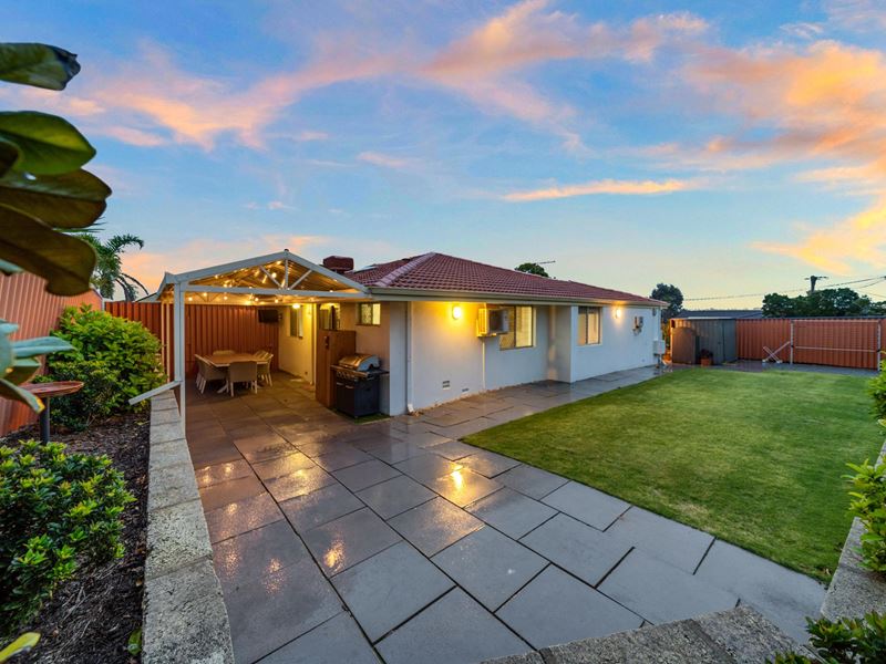 35A Parmelia Way, Craigie