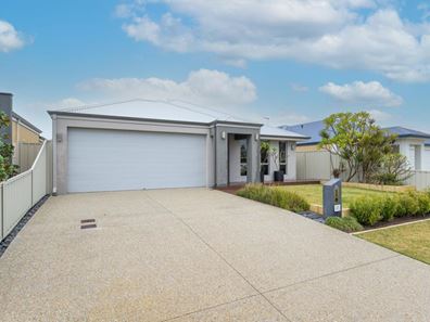 17 Gicha Close, Lake Coogee WA 6166