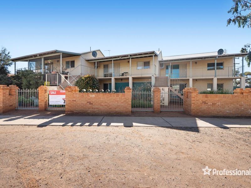 2/228 Egan Street, Kalgoorlie
