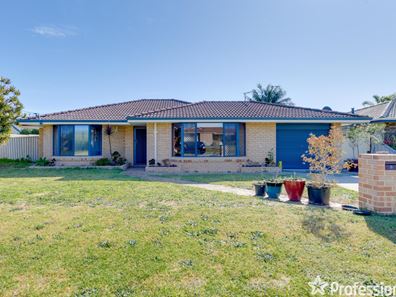 3 Hopkins Place, Waikiki WA 6169