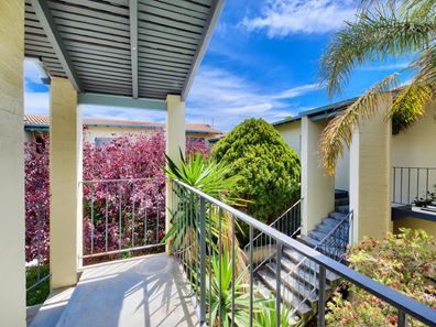 8/25 Drabble Road, Scarborough WA 6019