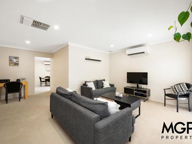 2/9 Wrexham Street, Bicton WA 6157