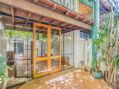 2/31 Pakenham Street, Fremantle WA 6160