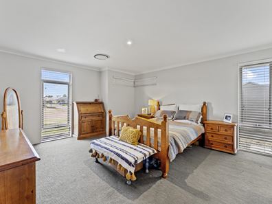 24 Indoon Way, Baldivis WA 6171