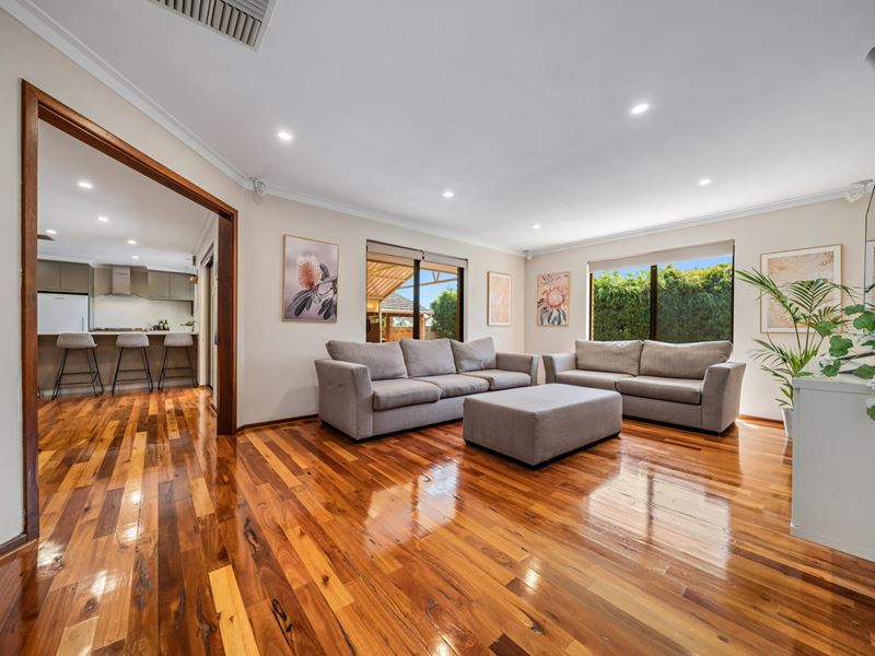 27 Thornhill Way, Greenwood